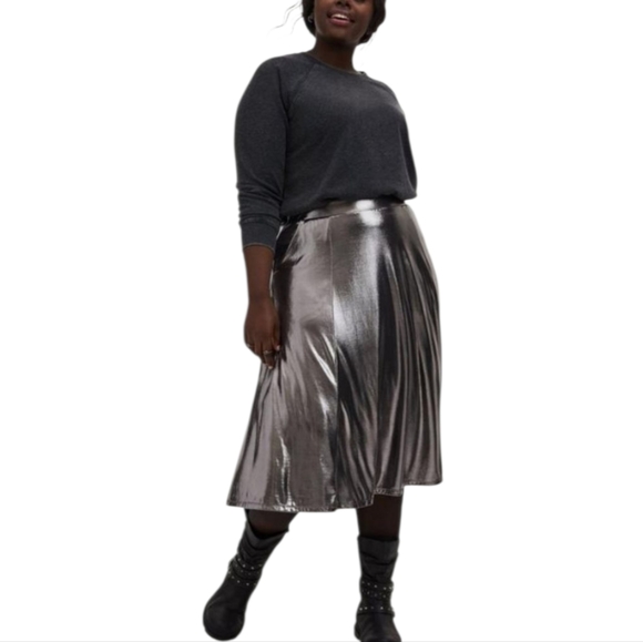 Torrid Shimmering Metallic Liquid Silver Mid Party Skirt Pockets Plus Size 2X - Picture 1 of 15